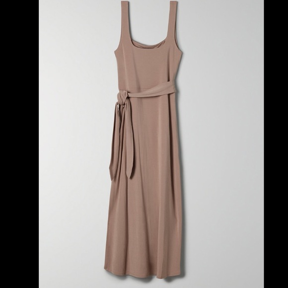 Aritzia Wilfred
Saturn Midi Dress